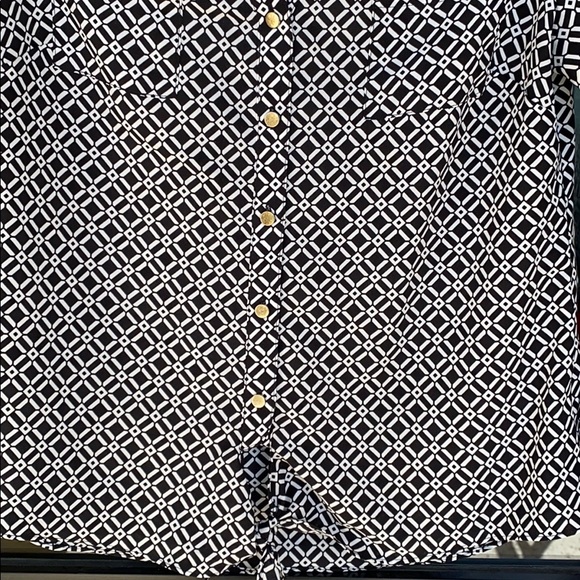 Black and white Blouse - Picture 4 of 4